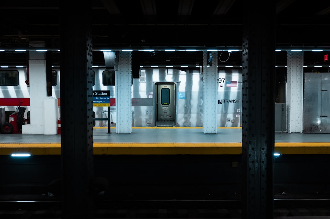 Innowacje w transporcie kolejowym: Małopolskie inwestycje w praktyce